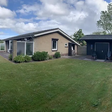 Holiday home Beachbungalow Aan Zee