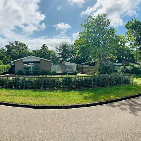 Beachbungalow Aan Zee 度假居 *